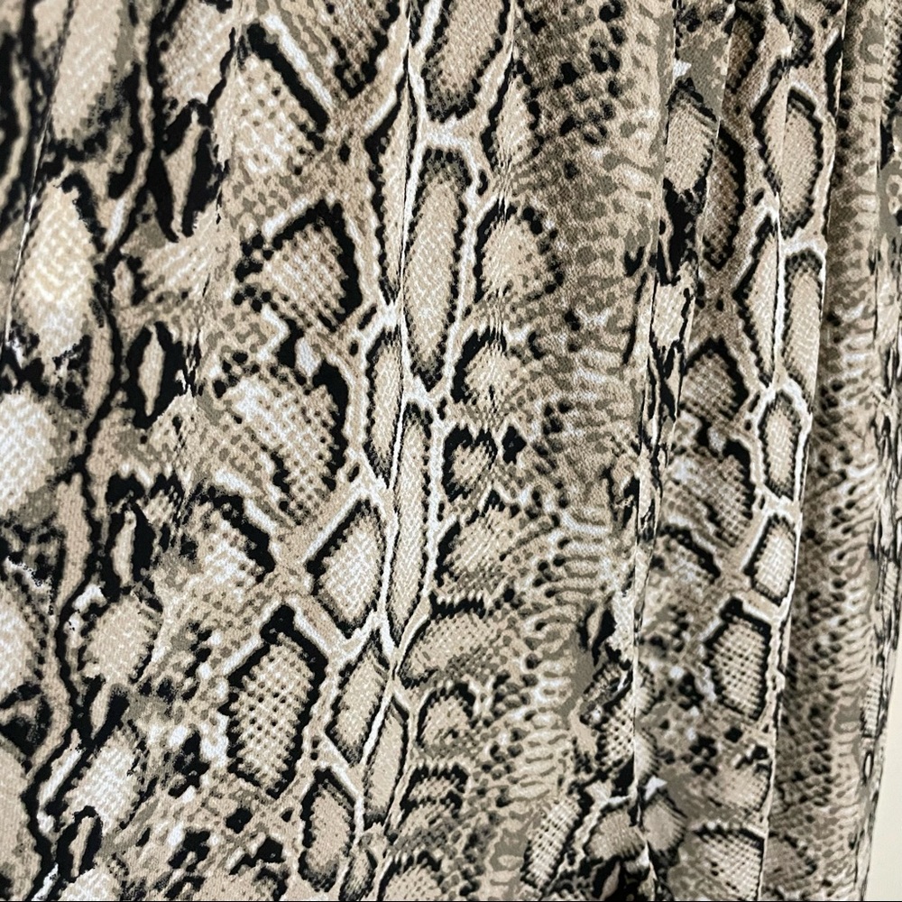 Snake Skin Pattern Jumpsuit - Picture 4 of 5